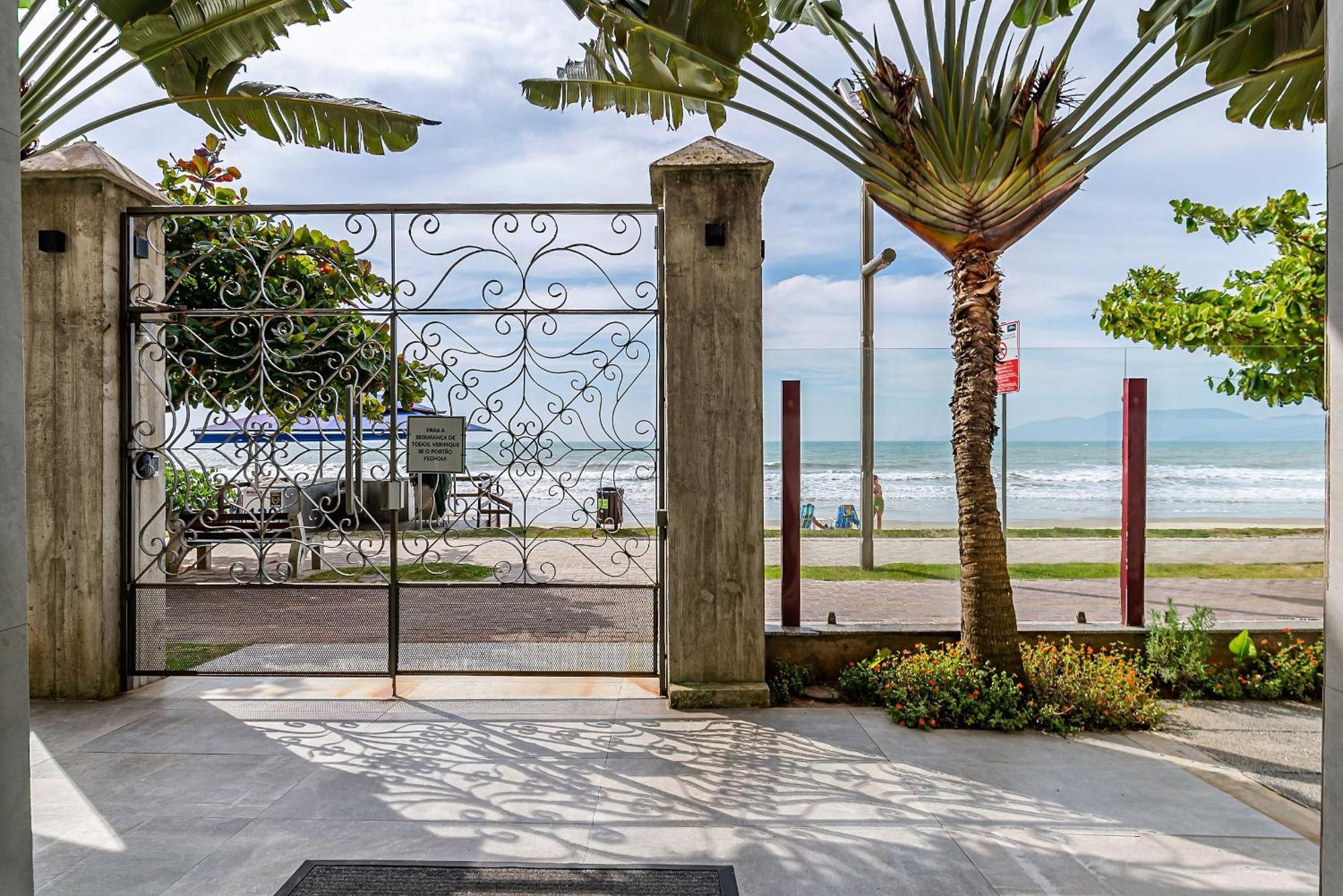 Apto Pe Na Areia Vista Mar Em Meia Praia Evb308 Itapema Exteriér fotografie